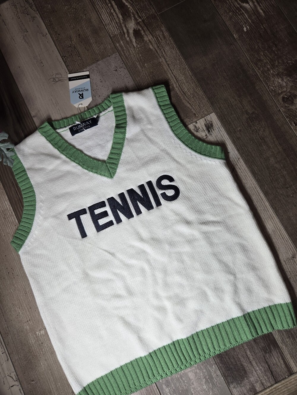 NWT RUNWAY ATHLETICS Knit “TENNIS” V‑Neck Sweater Vest White & Green Size XS - Picture 14 of 15